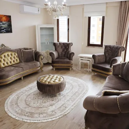 North Pearl Apartment