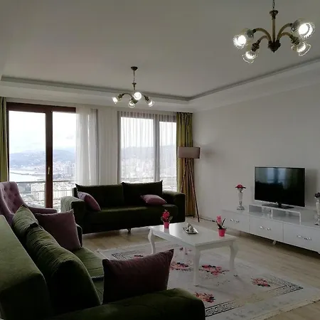 North Pearl Apartment