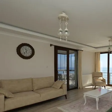 North Pearl Apartment