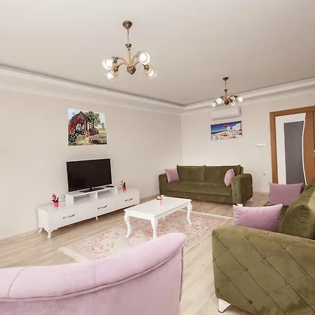 North Pearl Apartment *