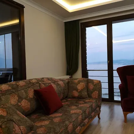 North Pearl Apartment *