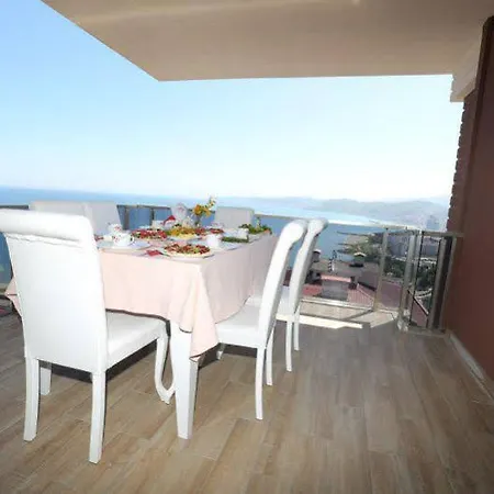 North Pearl Apartment *