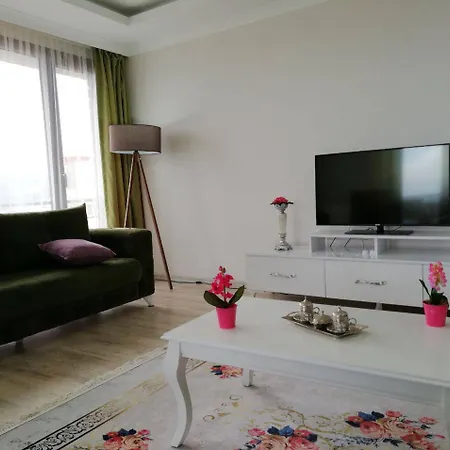 North Pearl Apartment